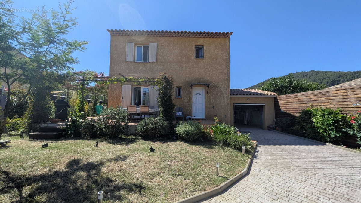Maison à PUGET-VILLE