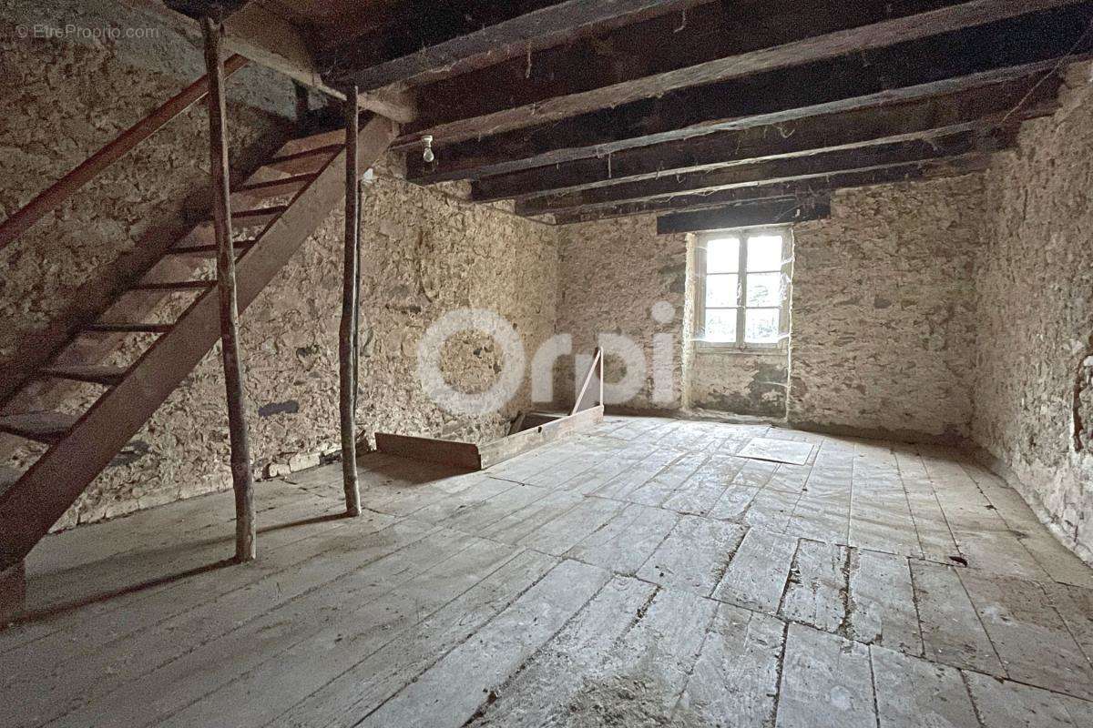 Maison à SAINT-MARTIN-TERRESSUS