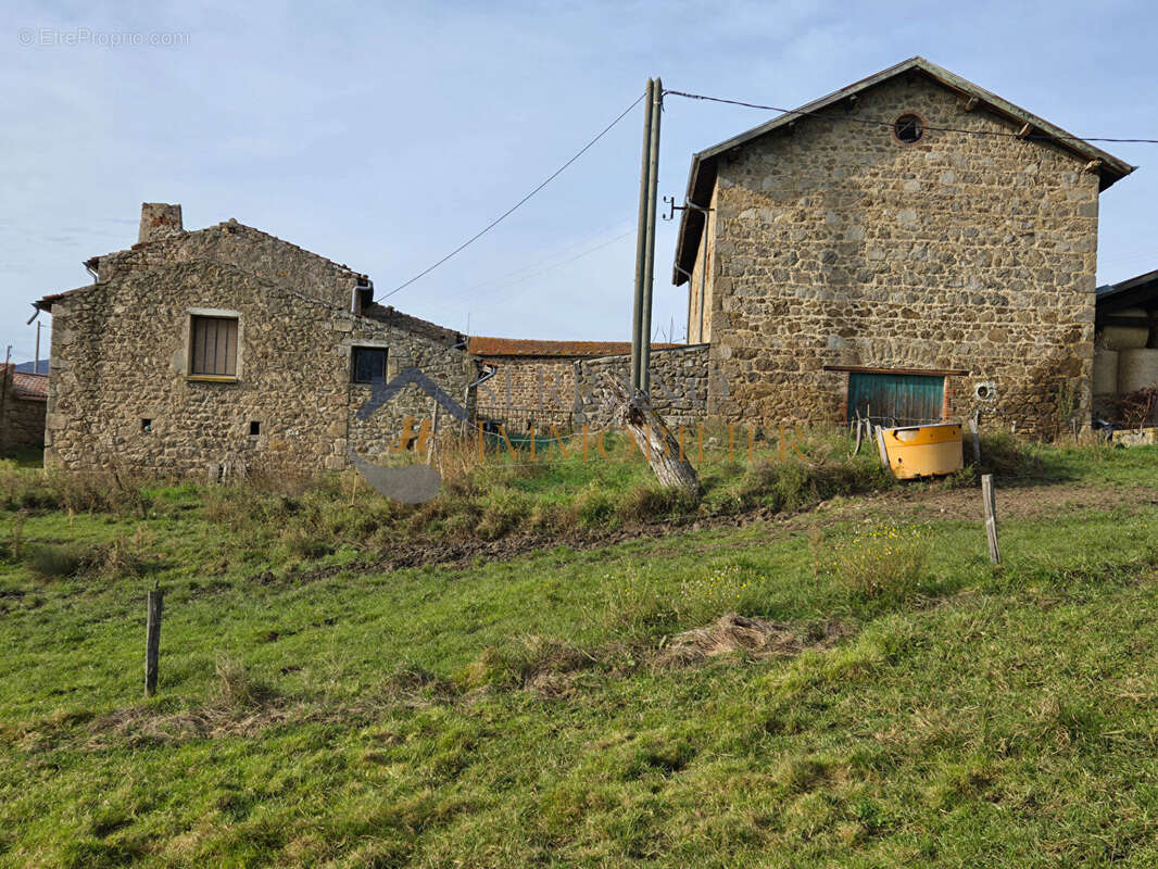 Maison à SAINT-VICTOR