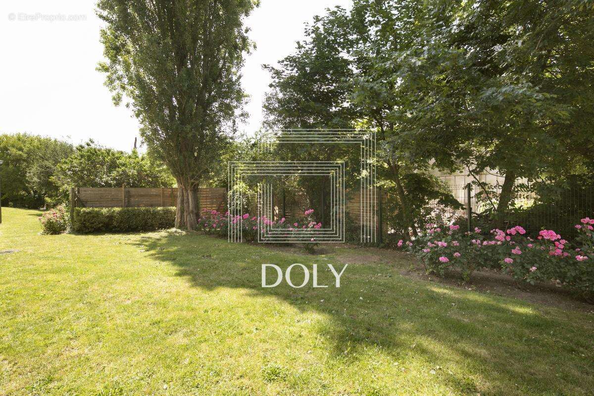 Appartement à PARIS-20E