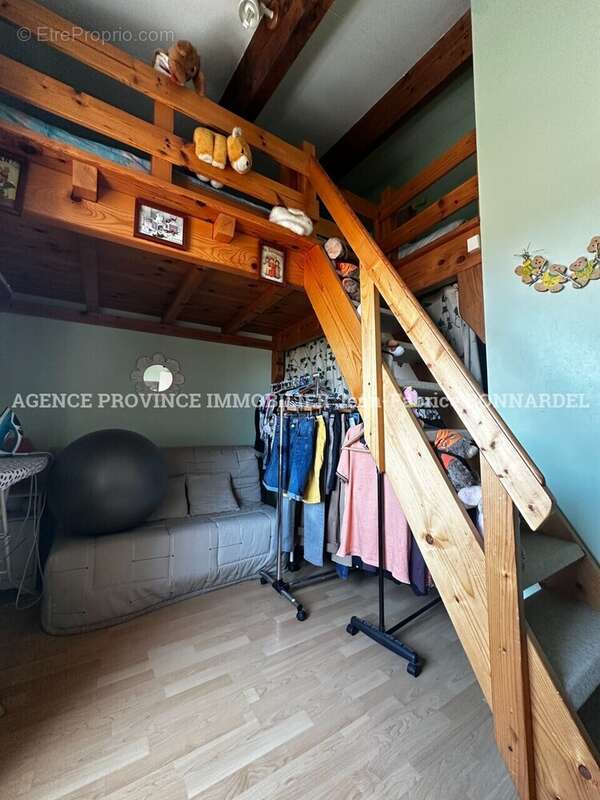 Appartement à VALREAS