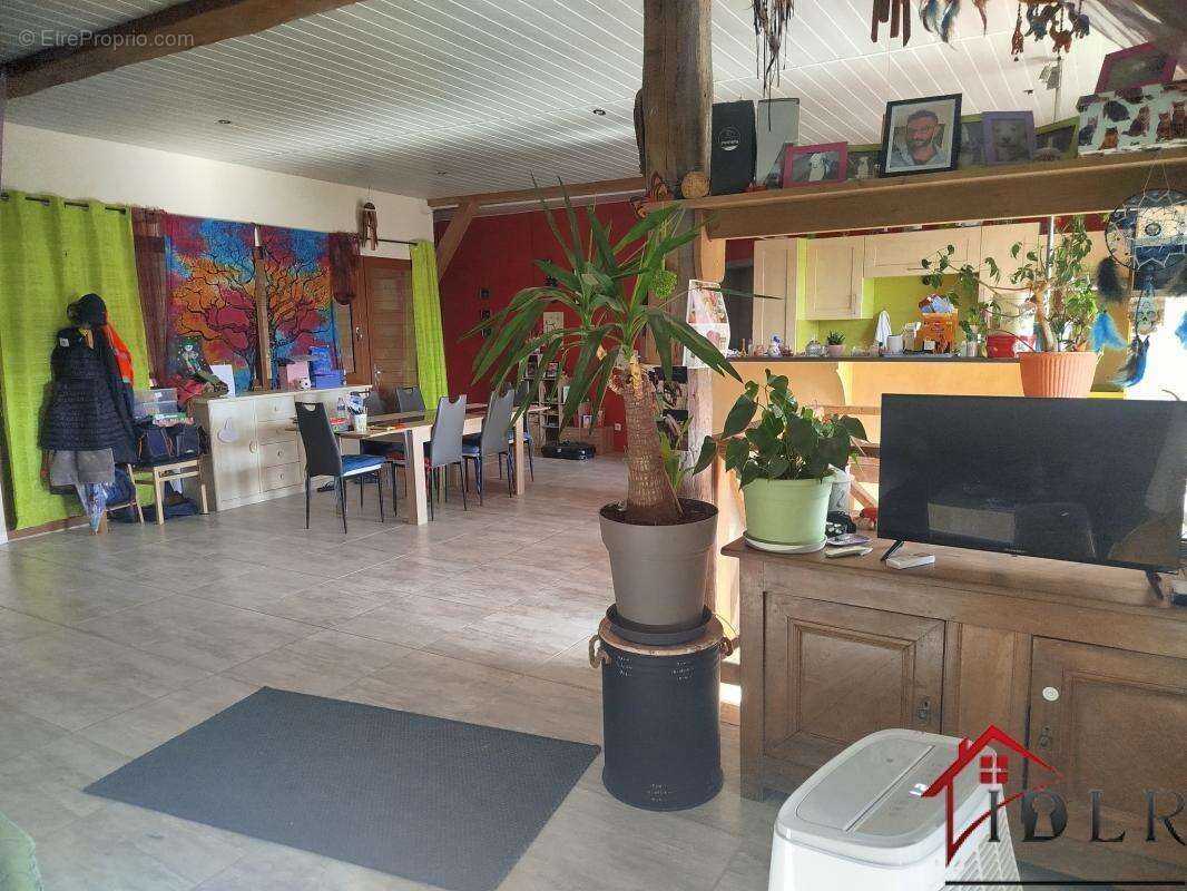 Ensemble immobilier compose de 3 maisons - photo 13