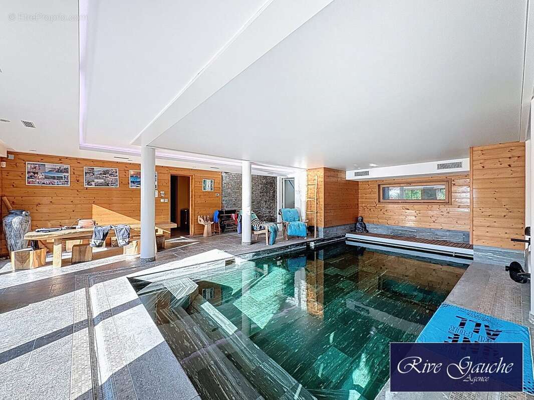 Maison à SAINT-CERGUES