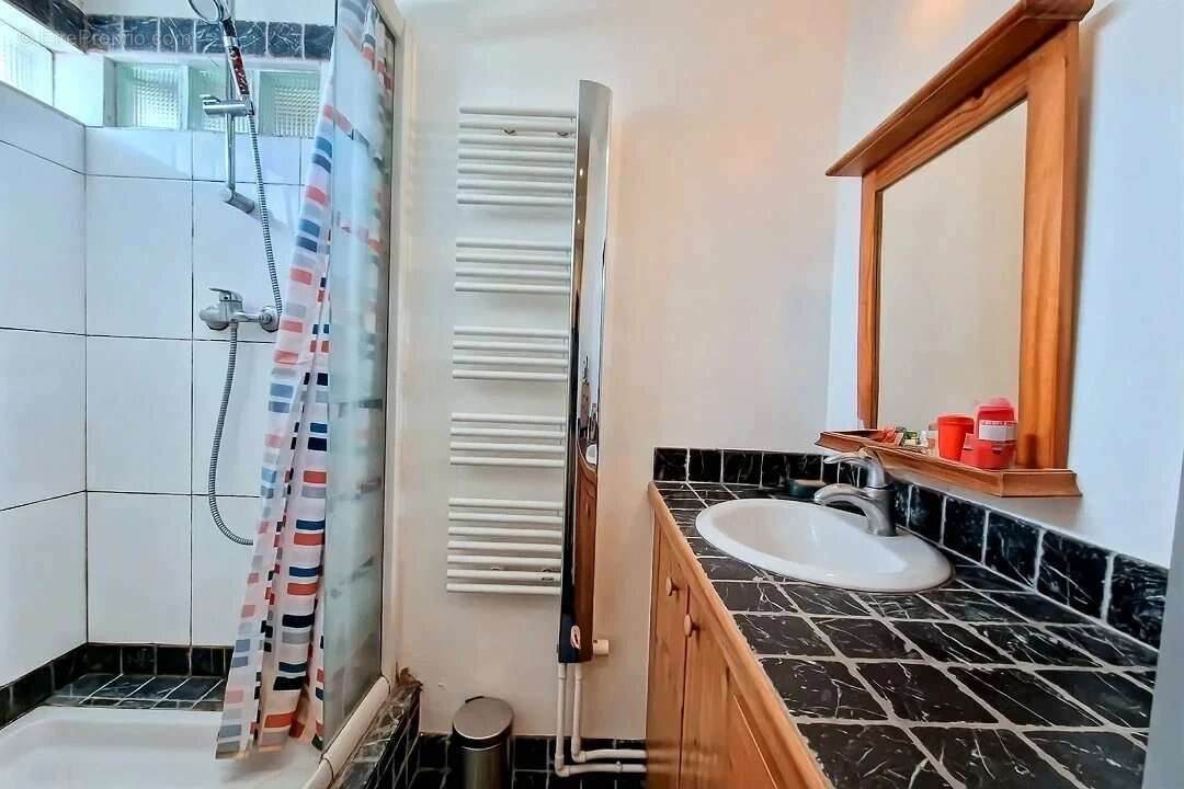 Appartement à LES LILAS