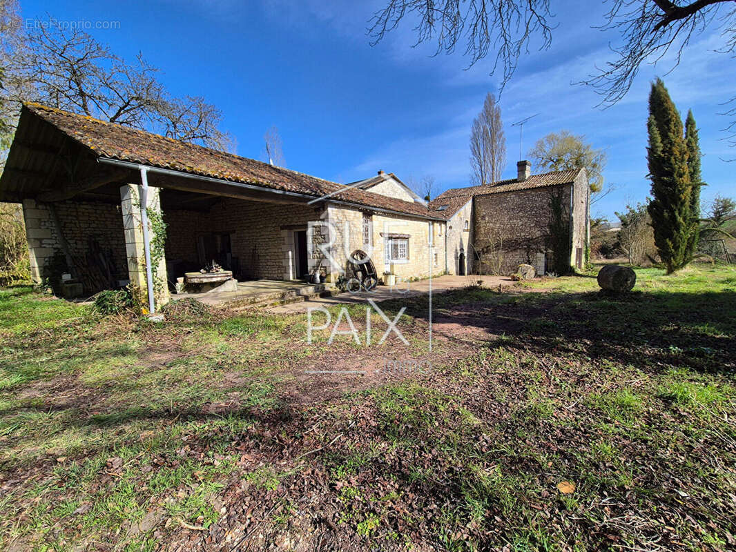 Maison Les Trois Moutiers - 290 m2 - photo 3