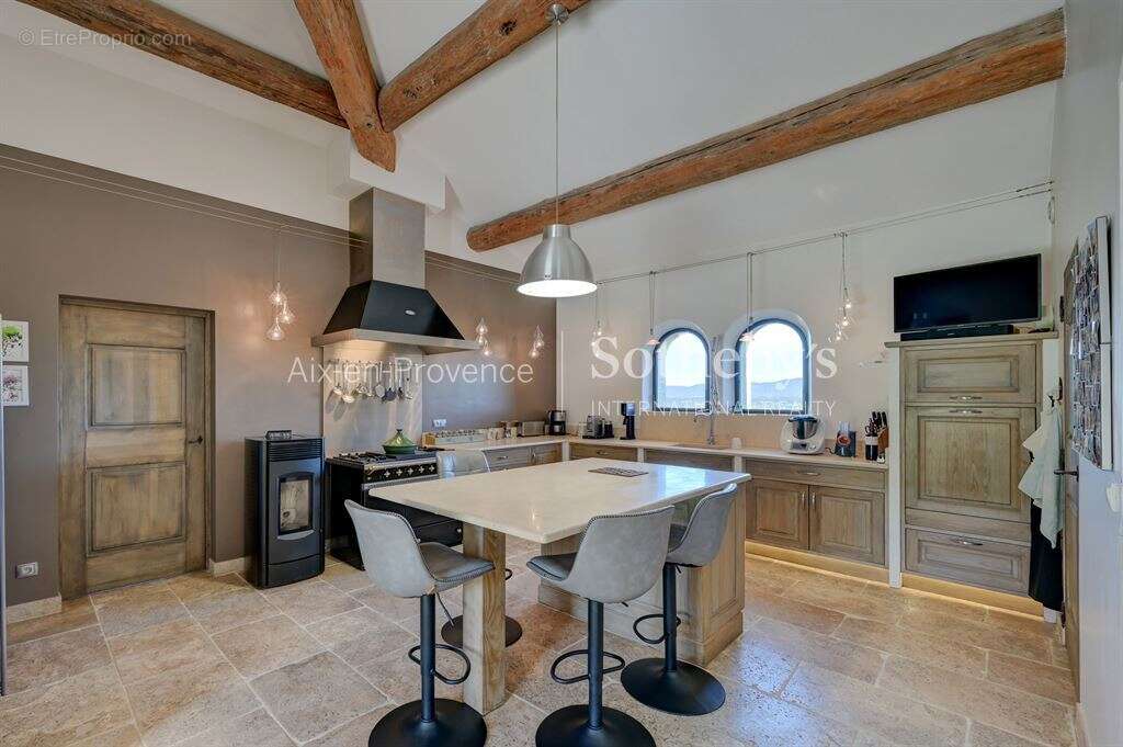 Maison à MEYRARGUES