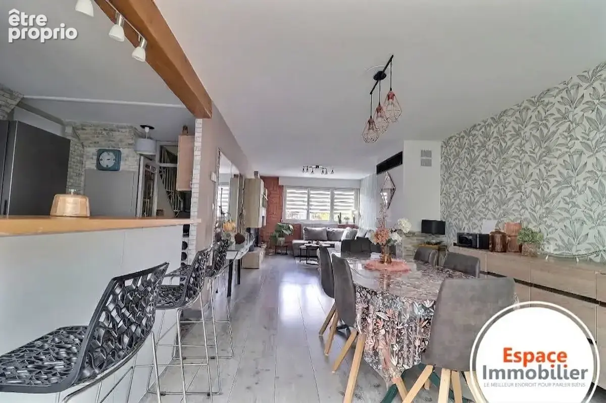Maison semi-individuelle de 109 m2 avec garage, véranda et jardin — Douchy-les-Mines (Secteur calme) - photo 2