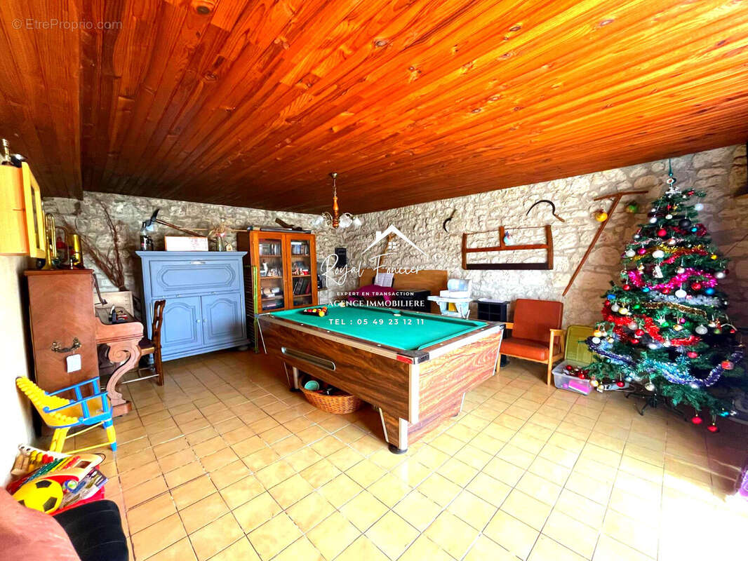 Salon - Maison à L&#039;ILE-BOUCHARD