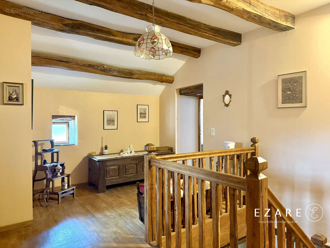 Maison à MIREBEAU-SUR-BEZE