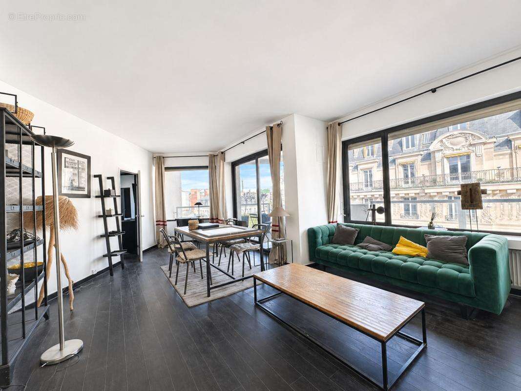 Appartement à PARIS-16E