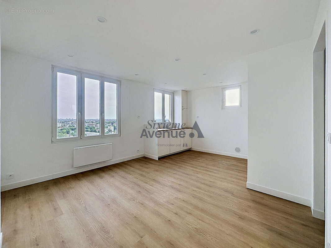 Charmant 2 pièces rénové avec vue exceptionnelle sur Paris - photo 2
