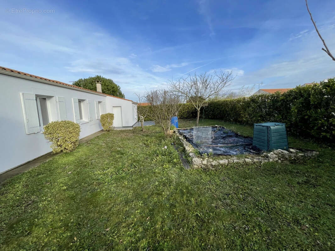 Maison à CROIX-CHAPEAU