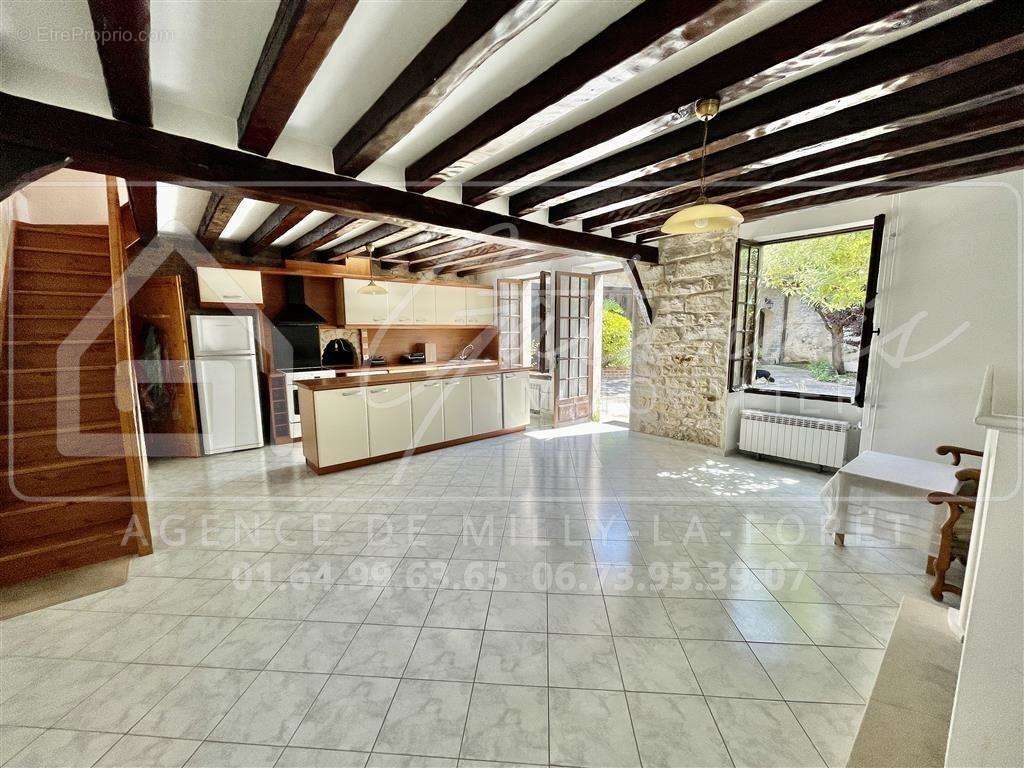 Maison à MILLY-LA-FORET