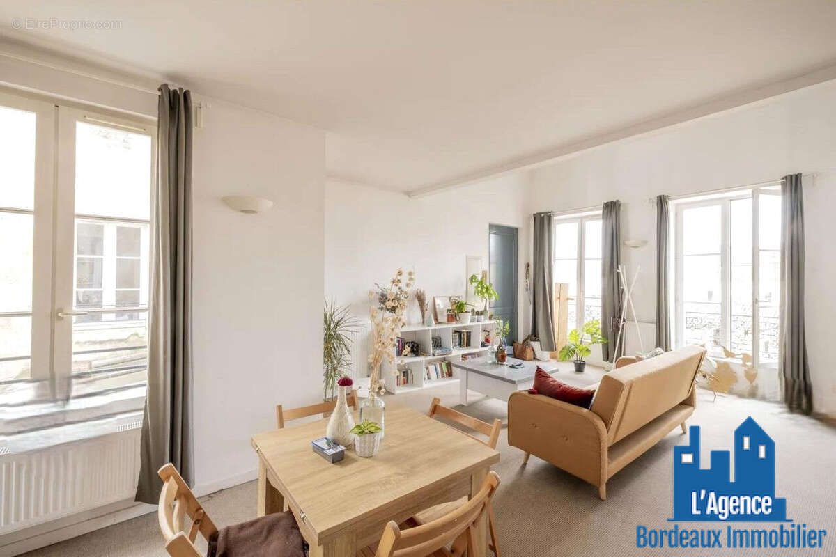 Déjà vendu par l'agence !!! bordeaux- proche du lycee montaigne et de la victoire- appartement t2 duplex vendu libre ! - photo 2