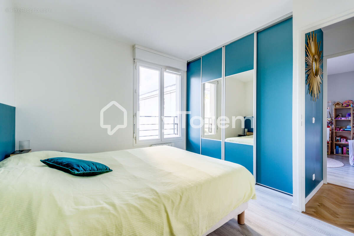 Appartement à COURBEVOIE