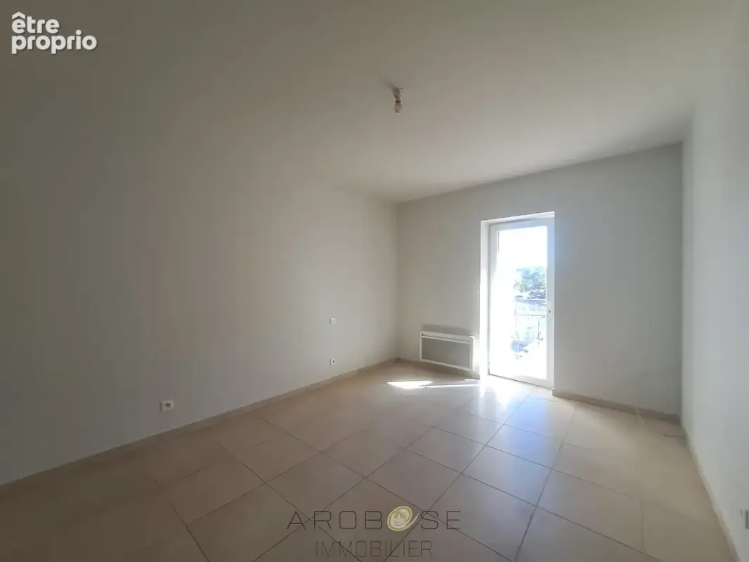 Maison rénovée avec 3 chambres, garage et jardin clos - photo 10
