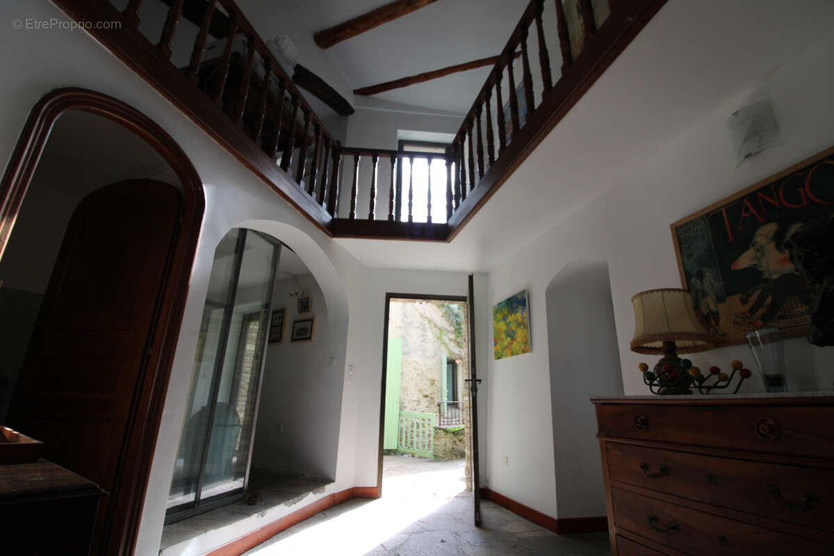 Maison à COLOMBIERES-SUR-ORB