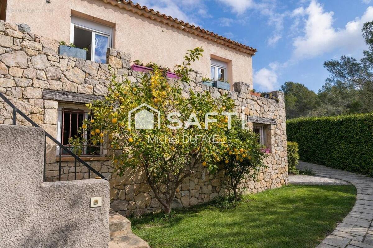 Photo 1 - Maison à CLAVIERS