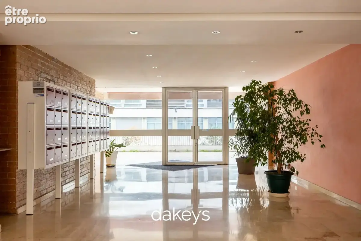 T4 lumineux - Saint Victor 80m2 + cour commune - photo 12