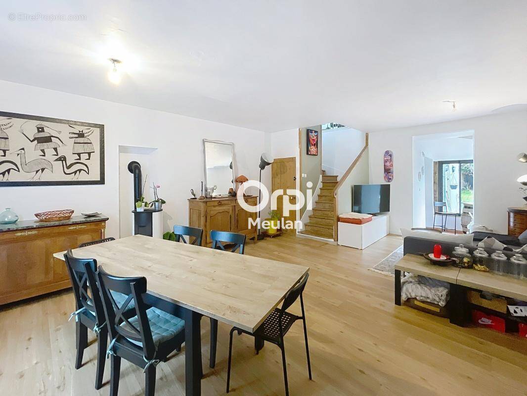 Maison à HARDRICOURT