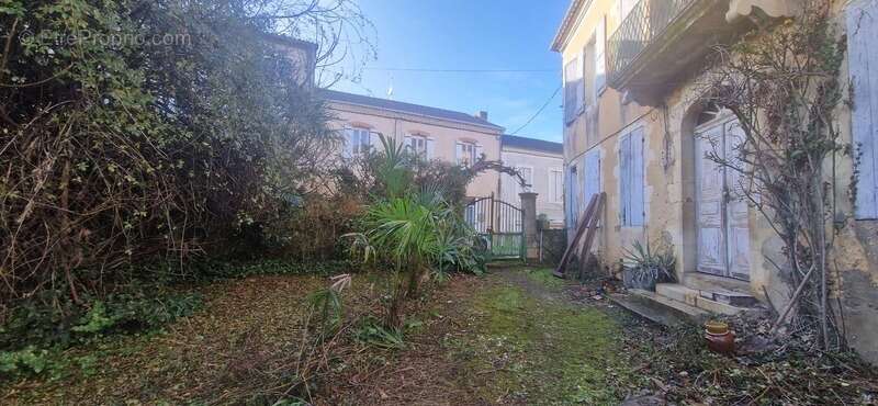 Appartement à CAZAUBON