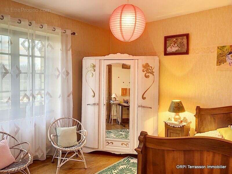 Maison à SALIGNAC-EYVIGUES