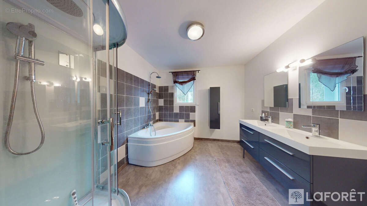 Maison à MAILLY-CHAMPAGNE