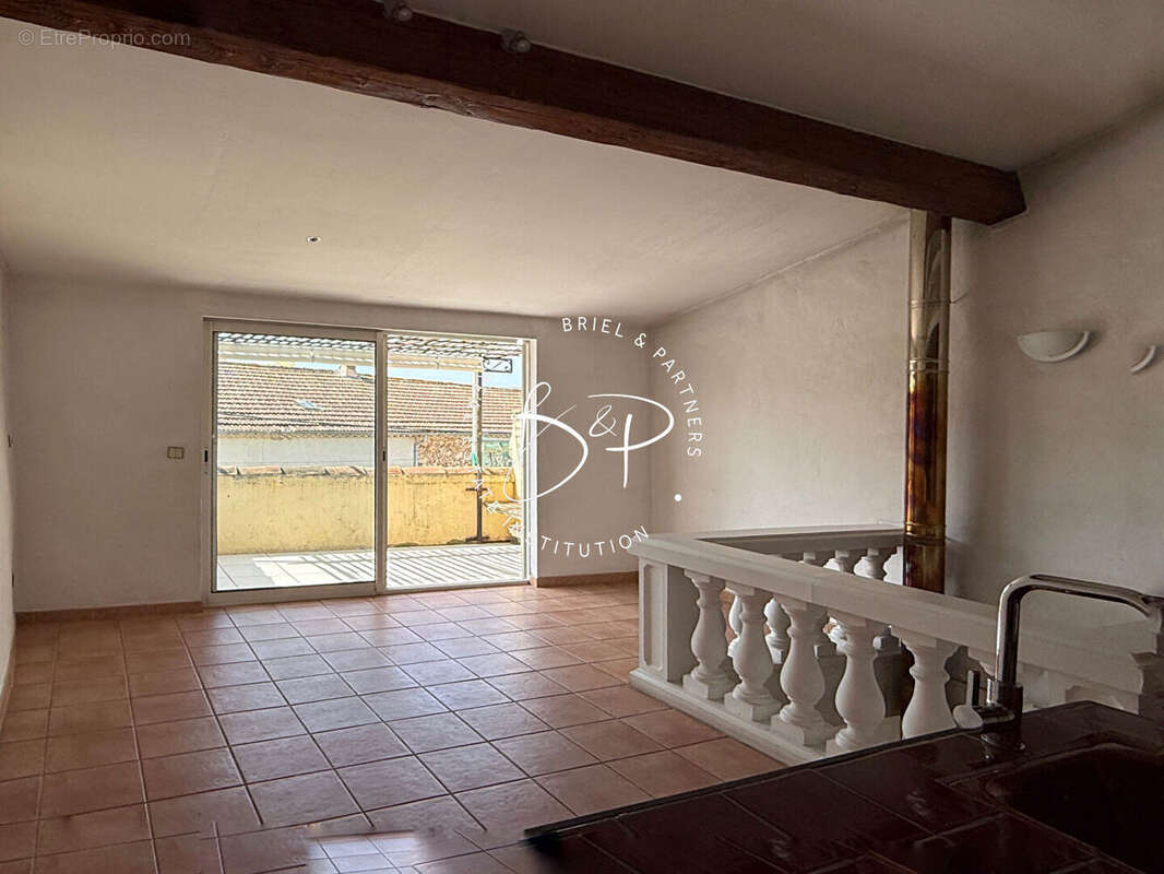 Appartement à LORGUES