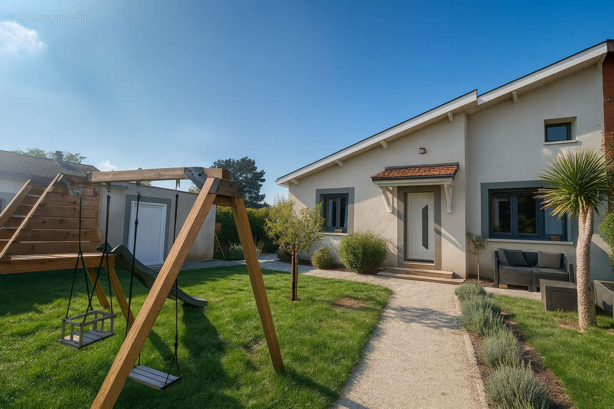 Maison à LE PEAGE-DE-ROUSSILLON