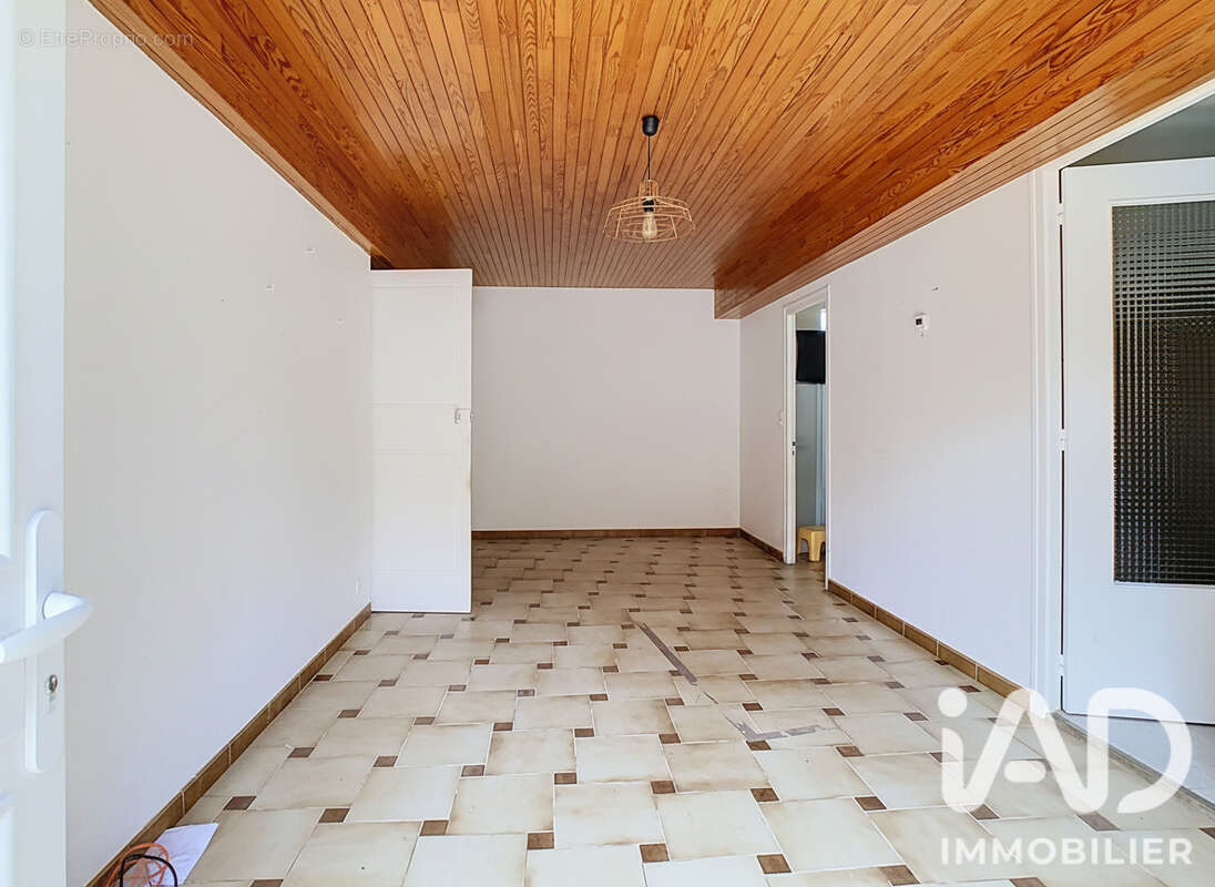 Maison 190 m² à Faux-Fresnay  - photo 3