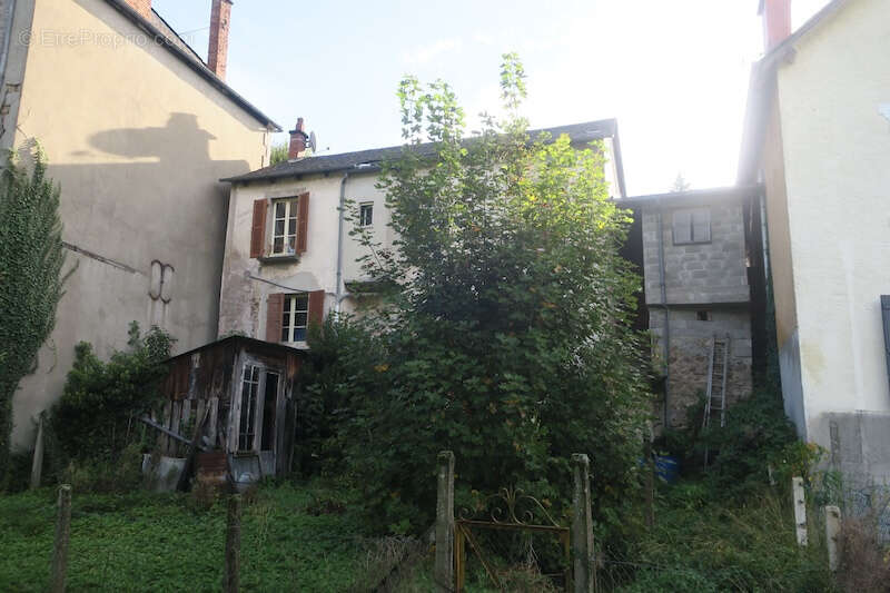 Maison à YDES
