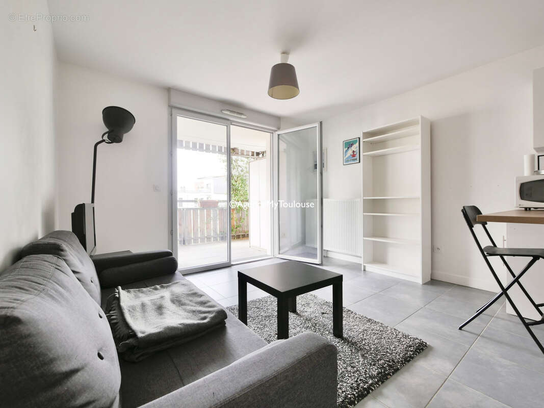 Saint-Cyprien/Cours Dillon, Appartement T2 avec terrasse et parking - photo 3