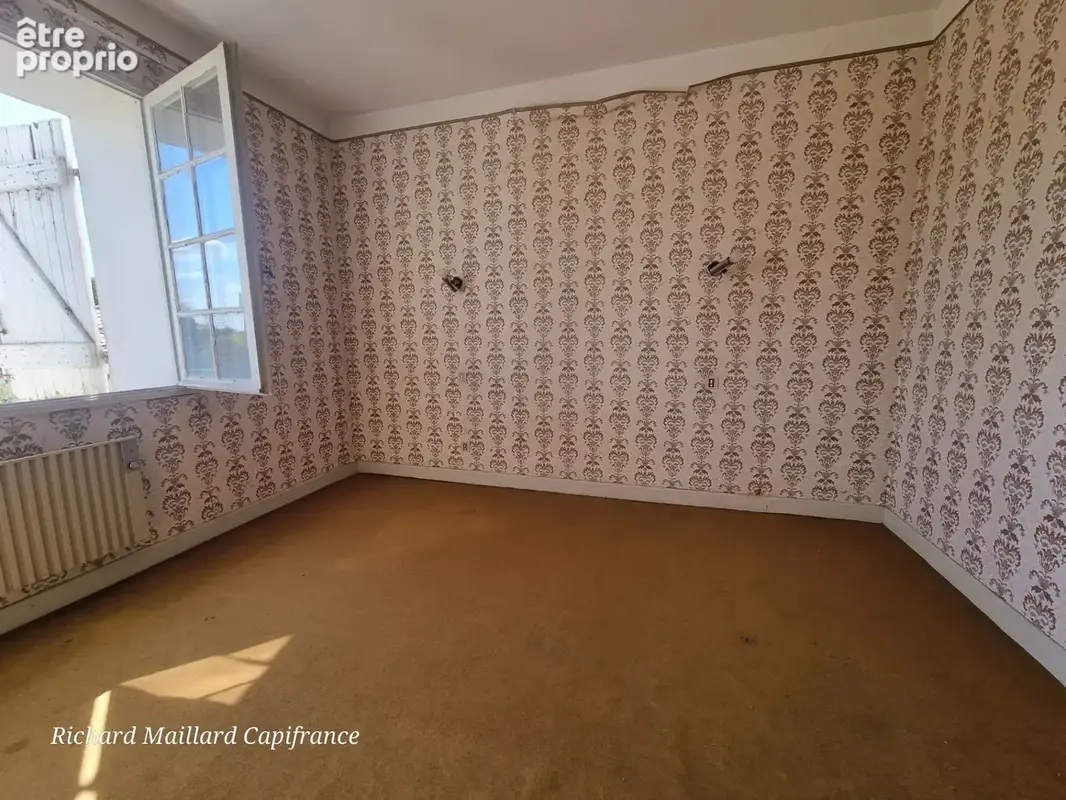 EXCLUSIVITÉ — Maison de caractère à fort potentiel à rénover — Cadre naturel exceptionnel  sur 3 300 m² de terrain - photo 8