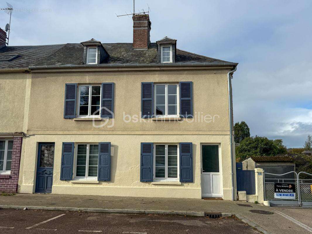 Maison à PONT-L&#039;EVEQUE