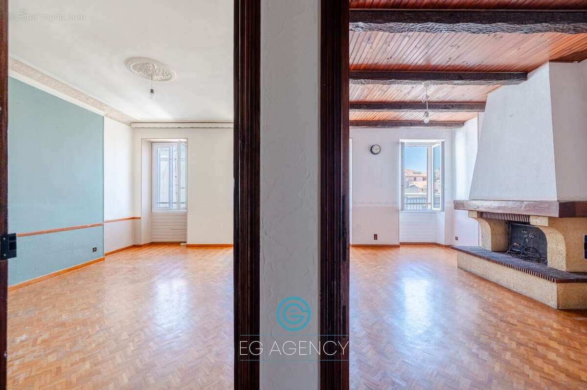 Appartement à MARSEILLE-2E