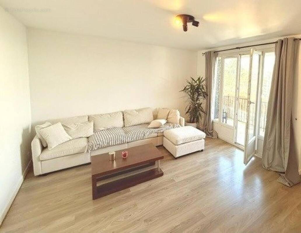 Photo 1 - Appartement à BALLANCOURT-SUR-ESSONNE
