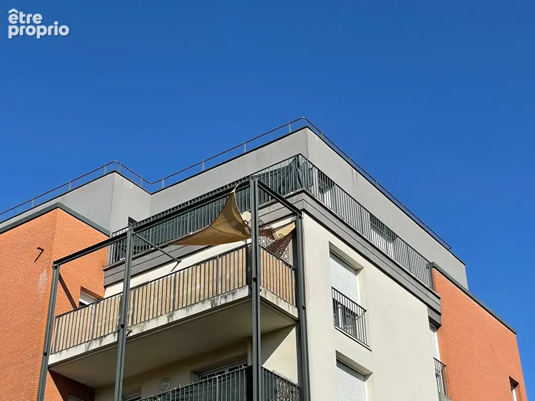 3 pièces en dernier étage avec balcons, ascenseur et parking en sous-sol. - photo 18