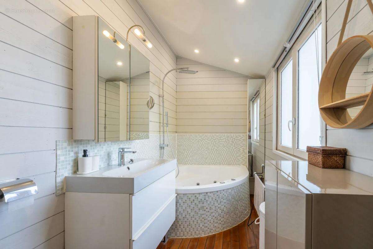 Maison à ASNIERES-SUR-SEINE