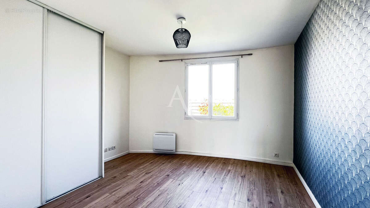 Maison à CHAILLEVETTE