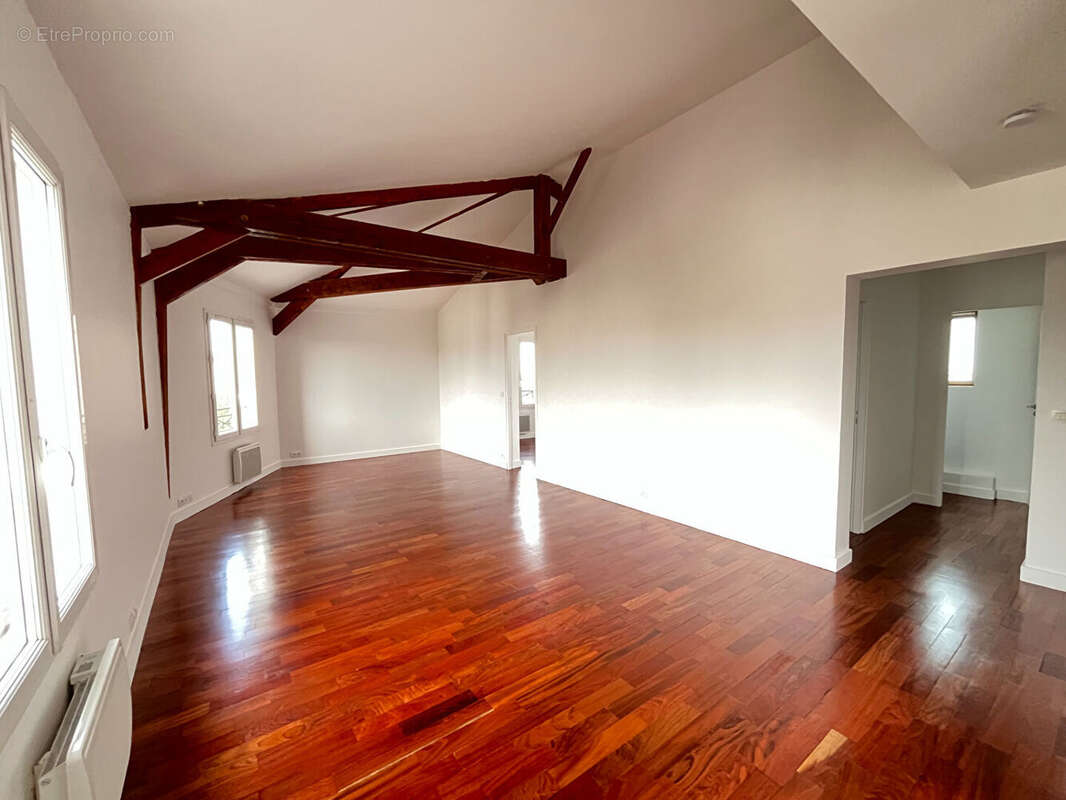 Appartement à SURESNES