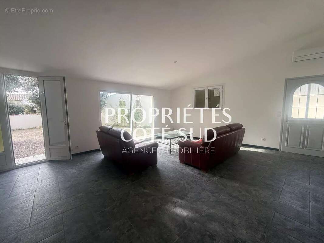 Maison à LES ANGLES