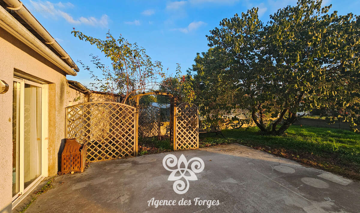 Maison à LA BOISSIERE-DE-MONTAIGU