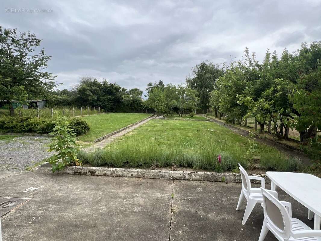 Maison à MEZIERES-SUR-ISSOIRE