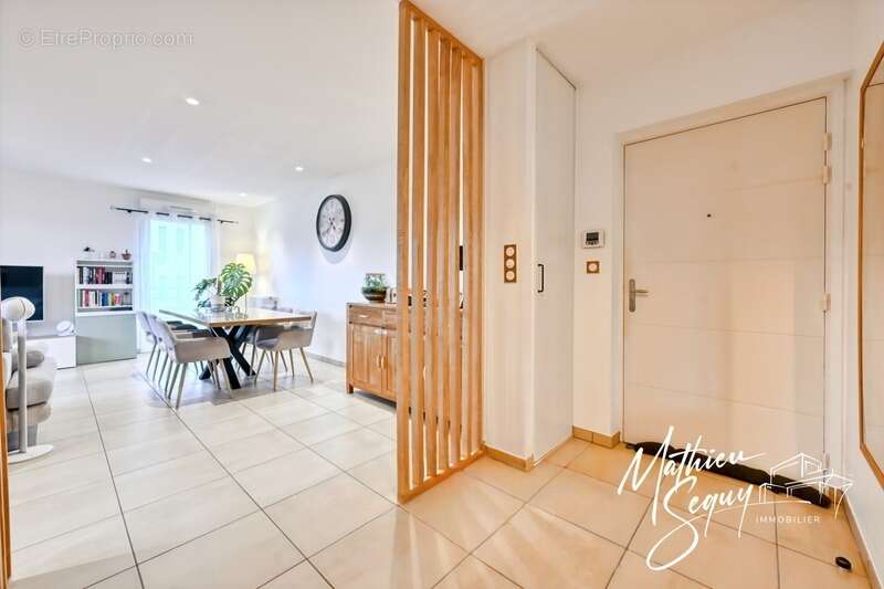 Appartement à THURINS