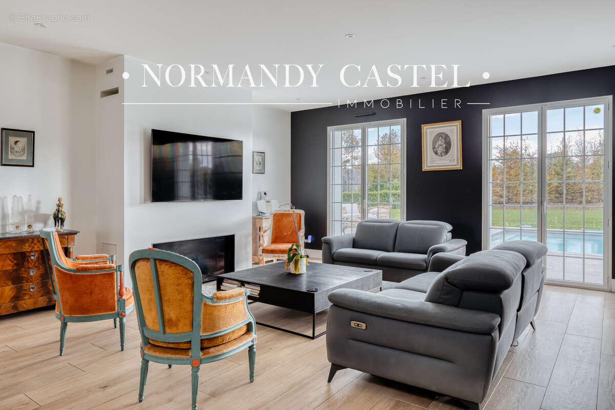 Maison à SAINT-ETIENNE-LA-THILLAYE