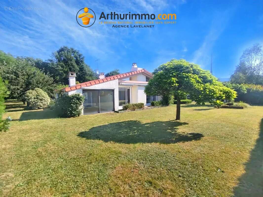 Maison familiale 96m²- double garage- jardin 1100m² - photo 2