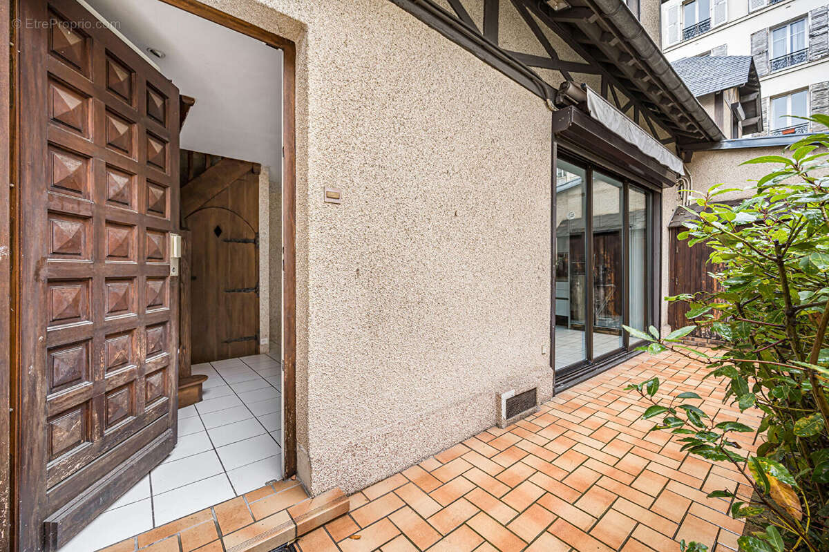 Maison à PARIS-14E