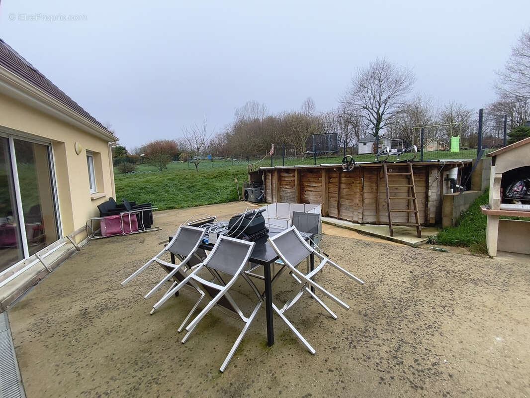Maison à SAINTE-JAMME-SUR-SARTHE