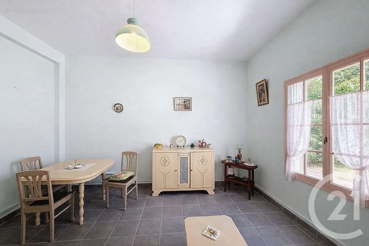 Maison 146 m² à Saint-Jean-De-Vedas  - photo 5
