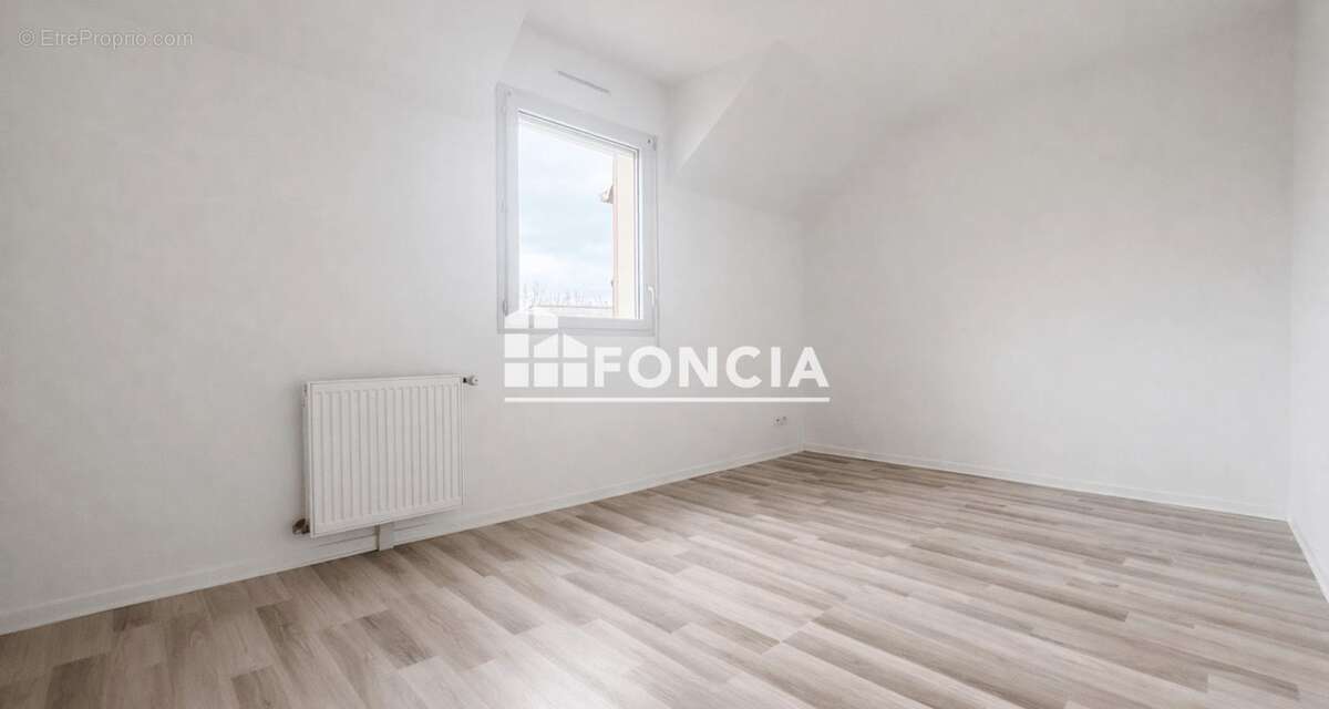 Maison à LA RIVIERE-SAINT-SAUVEUR